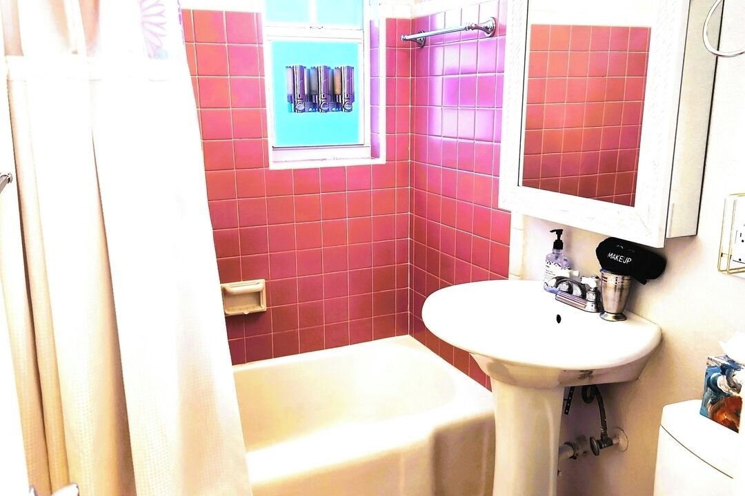 Photo of Bathroom in Mango Groves