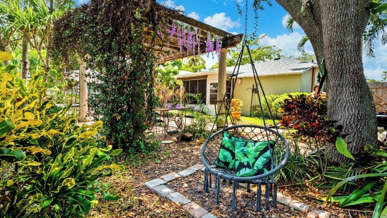 Photo of Patio Balcony in Mango Groves