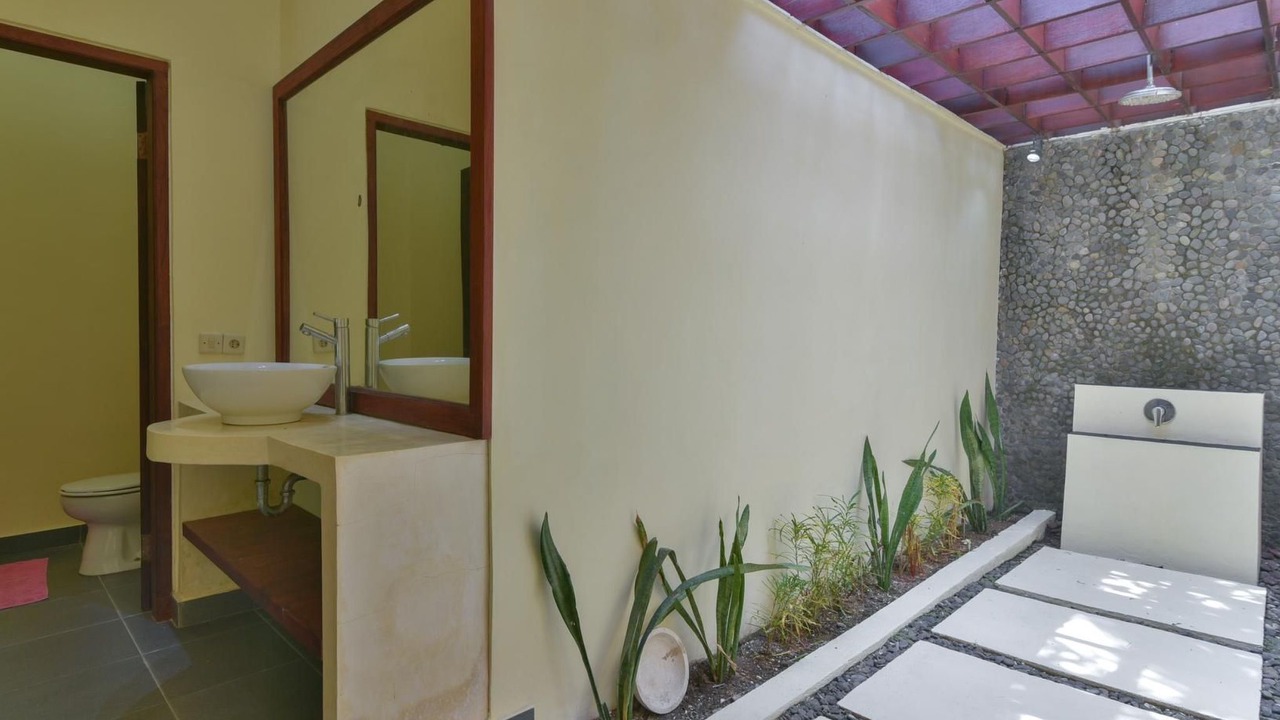 Photo of Bathroom in Kubutambahan