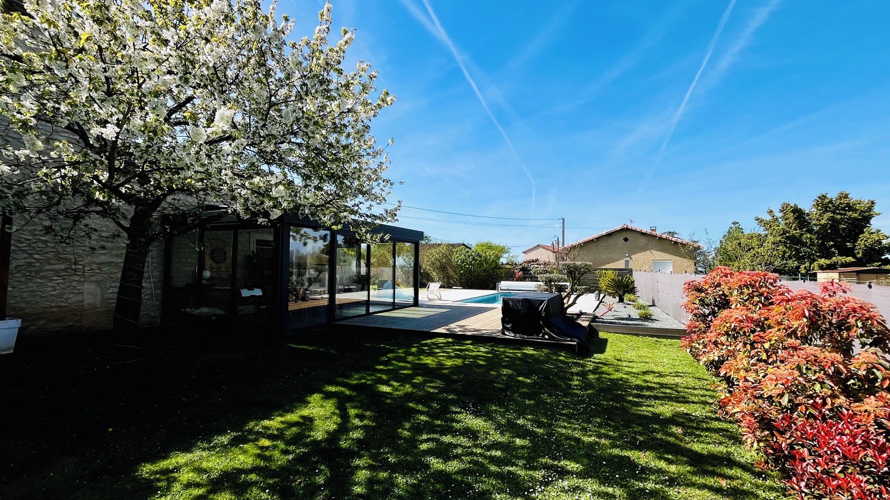 Photo of Outdoor in Combefa