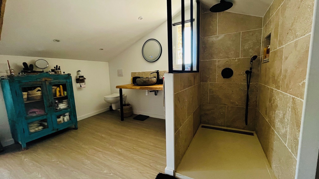 Photo of Bathroom in Combefa