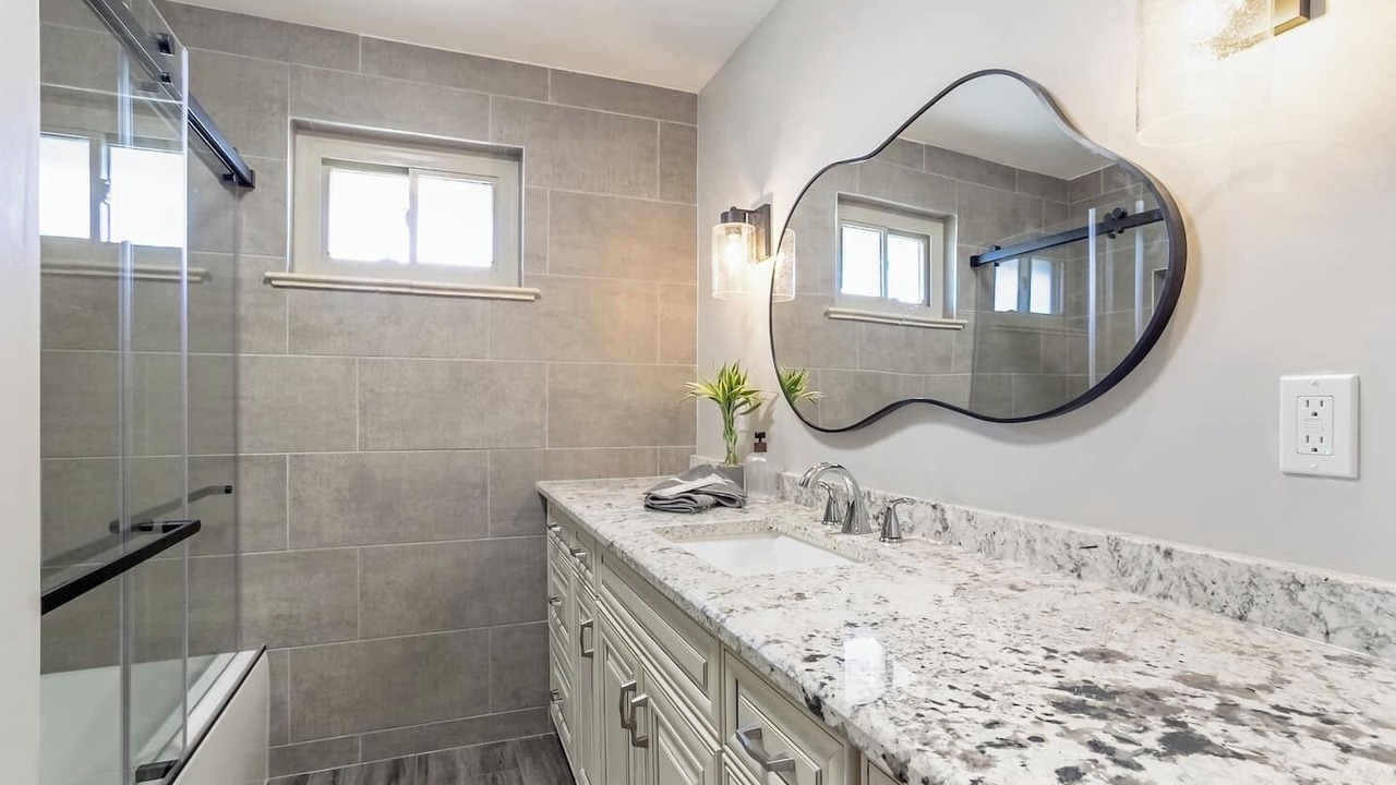 Photo of Bathroom in Barths