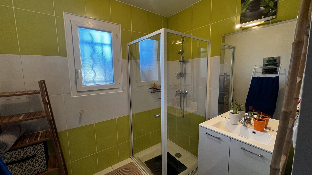 Photo of Bathroom in Montans