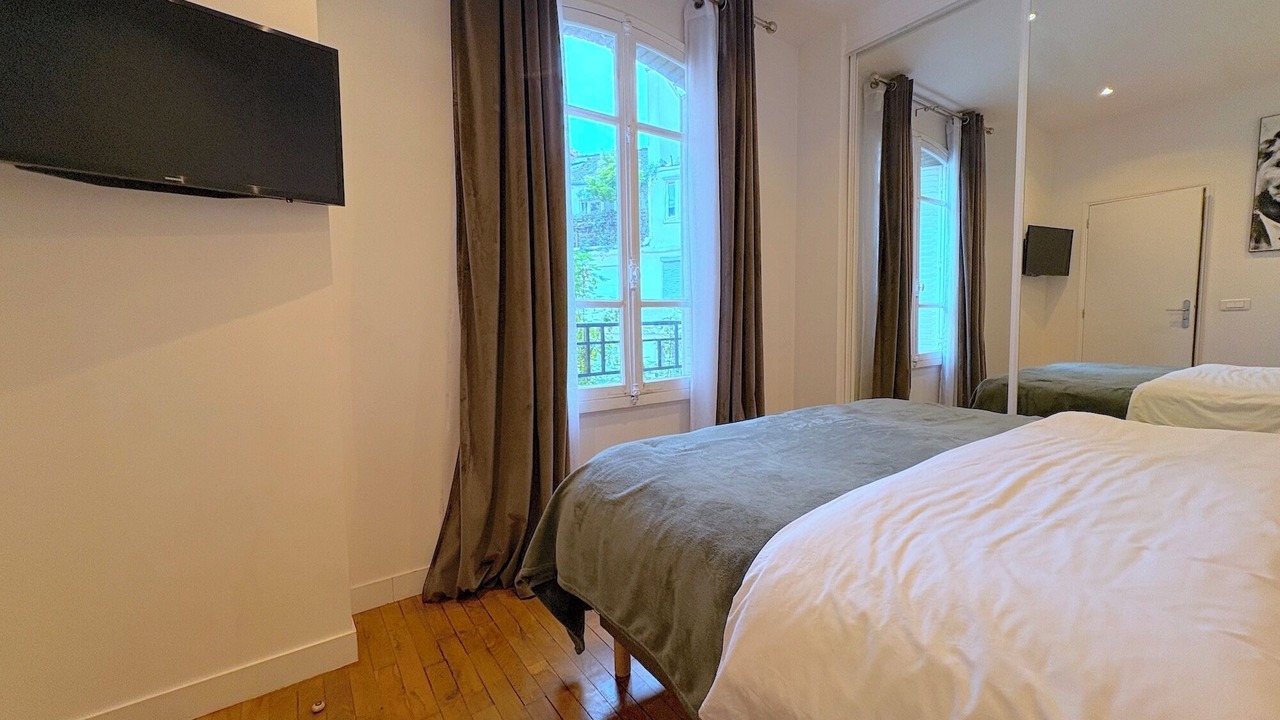 Photo of Bedroom in Passy