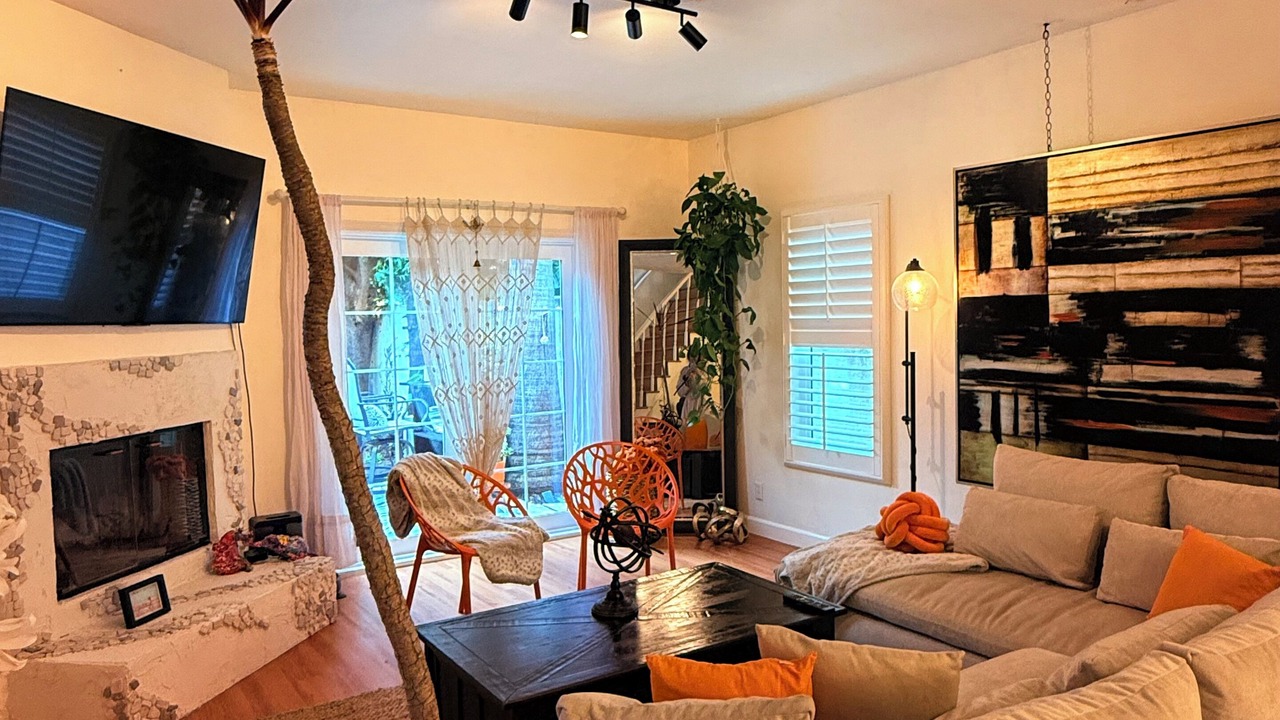 Photo of Livingroom in Hawthorne