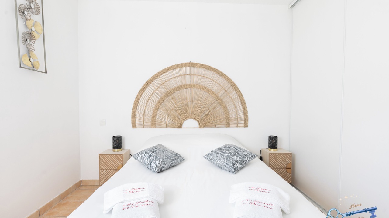 Photo of Bedroom in Loriol-du-Comtat