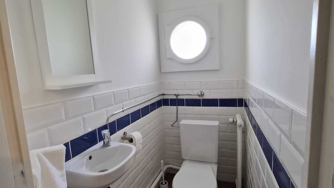 Photo of Bathroom in Pully