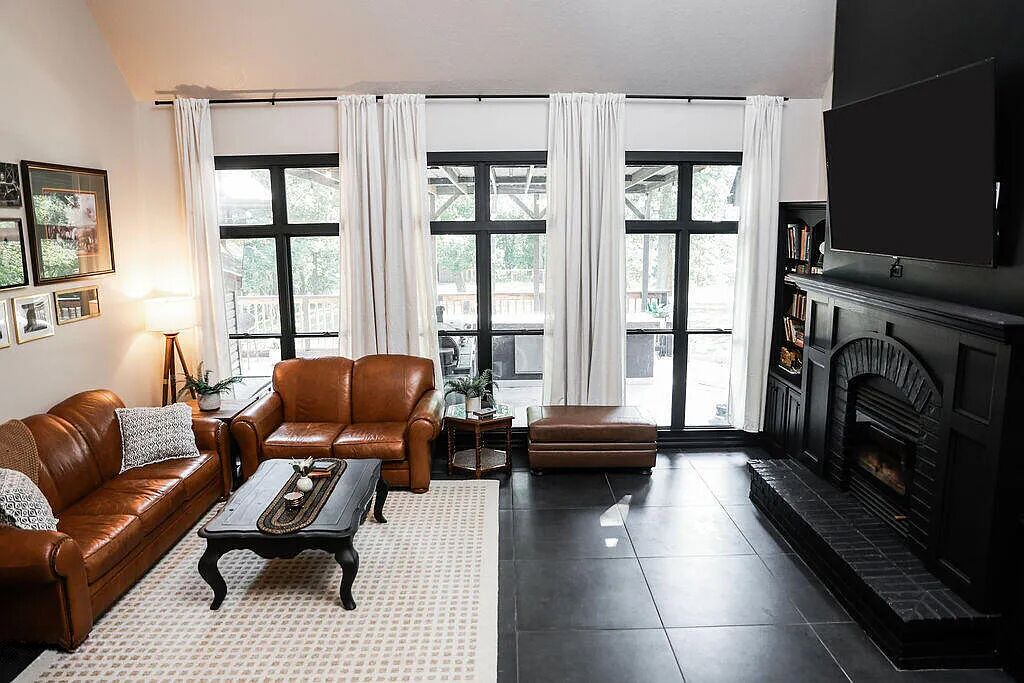 Photo of Livingroom in Treece