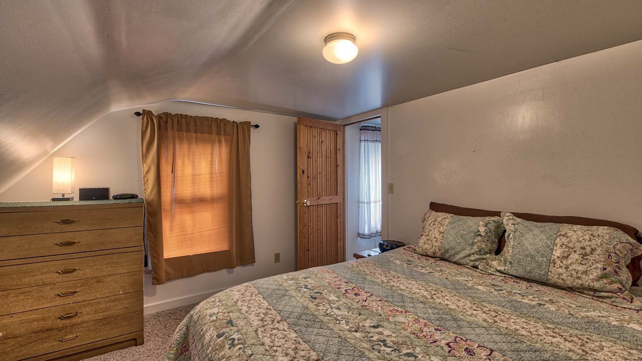 Photo of Bedroom in Levering