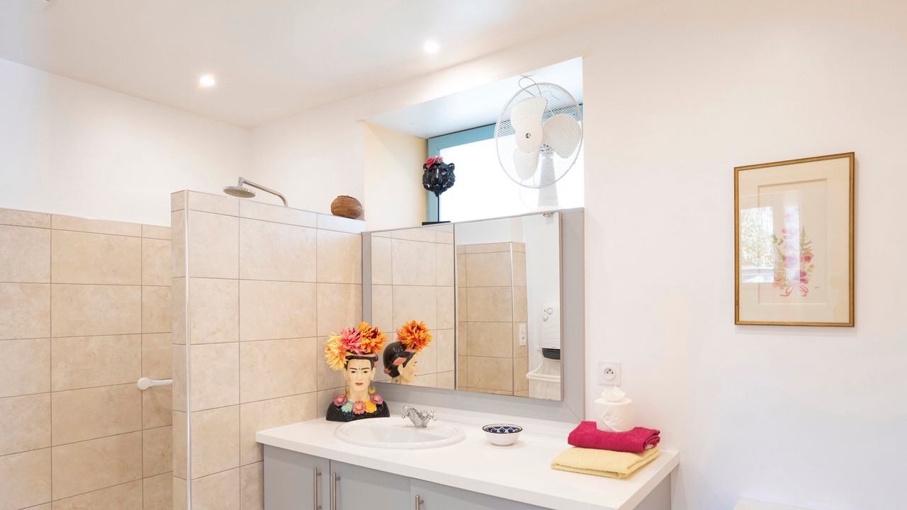 Photo of Bathroom in Sare