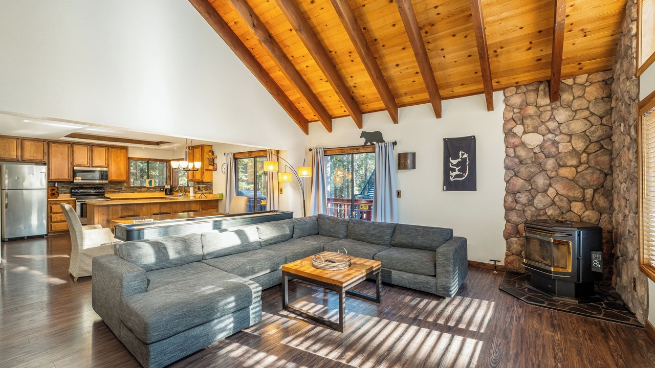 Photo of Livingroom in Kingswood Estates