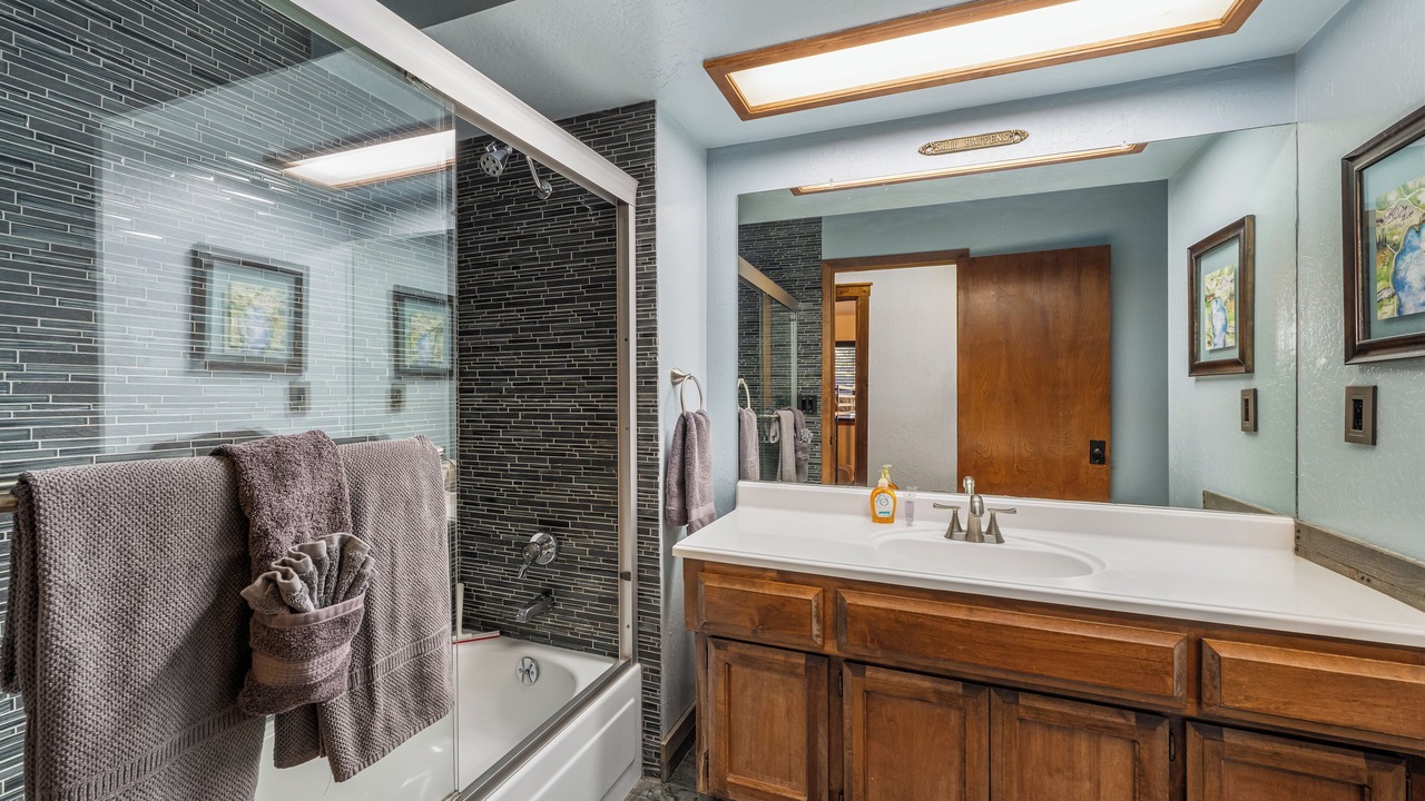 Photo of Bathroom in Kingswood Estates
