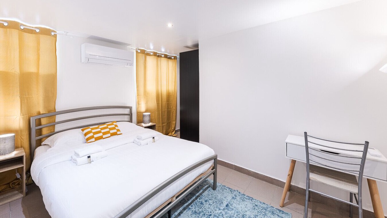 Photo of Bedroom in Neuilly-Plaisance