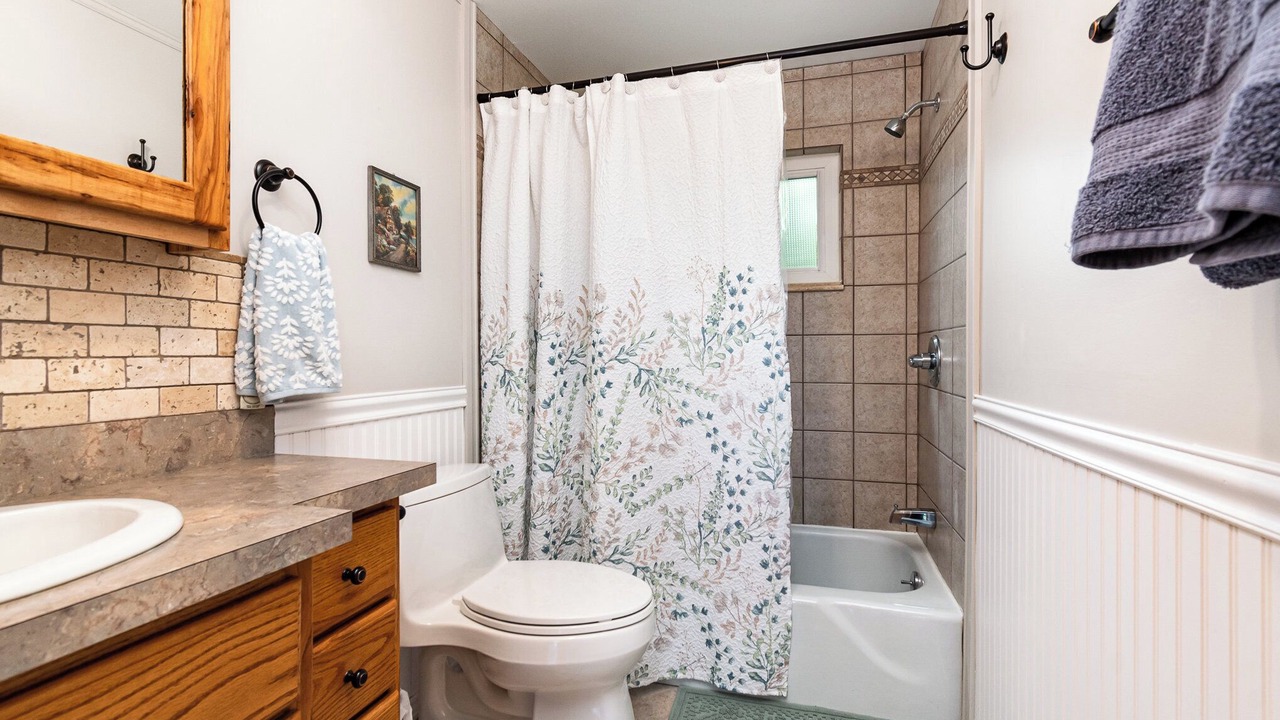 Photo of Bathroom in Alger