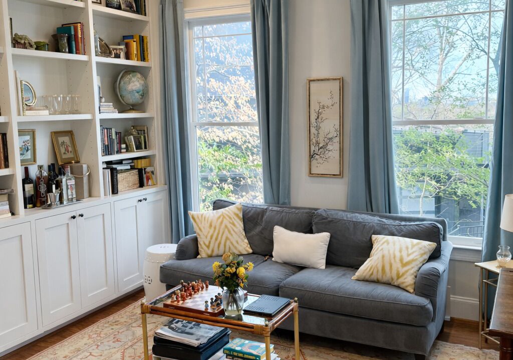 Photo of Livingroom in Morningside-Lenox Park