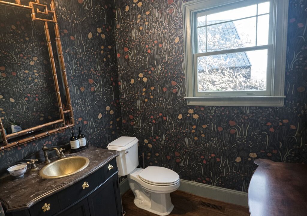 Photo of Bathroom in Morningside-Lenox Park