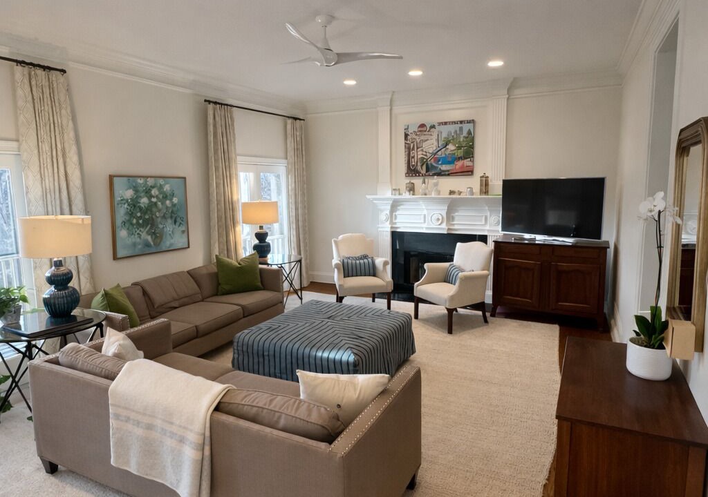 Photo of Livingroom in Morningside-Lenox Park