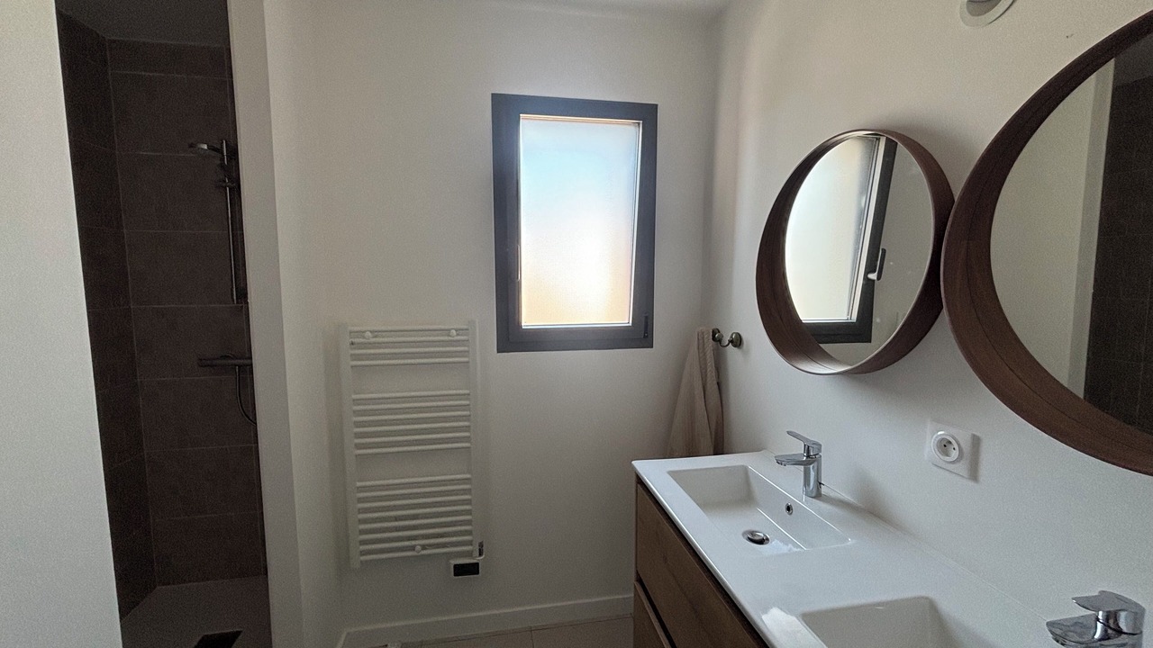 Photo of Bathroom in Pornic