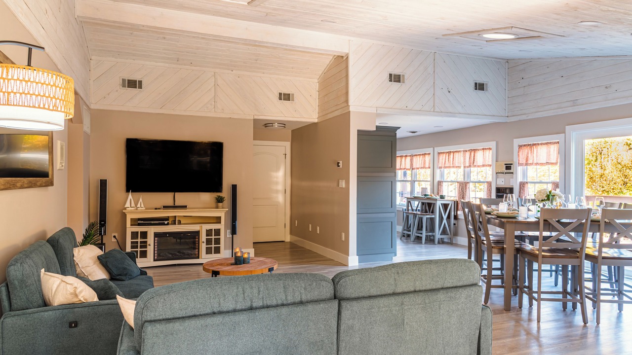 Photo of Livingroom in Lake Shore