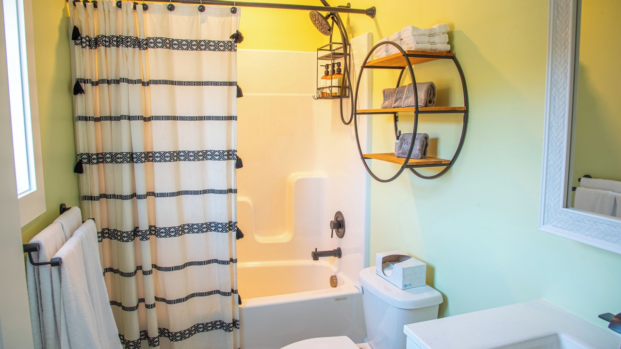 Photo of Bathroom in Lake Shore