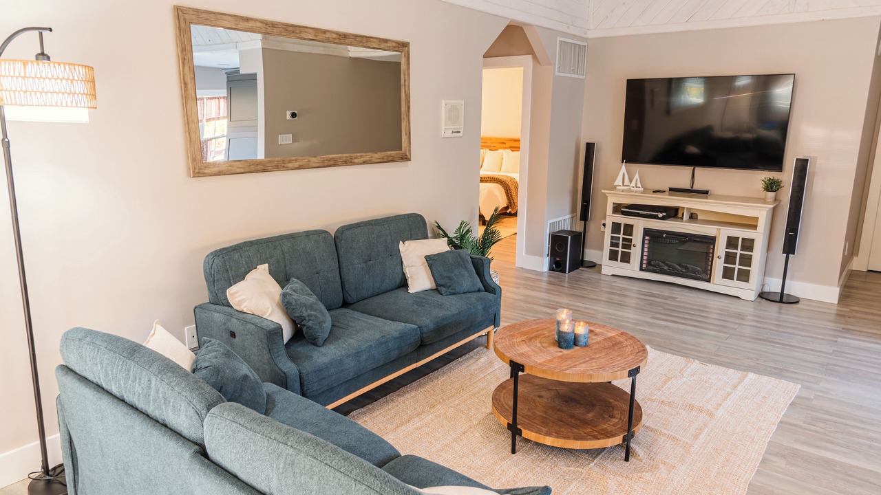 Photo of Livingroom in Lake Shore