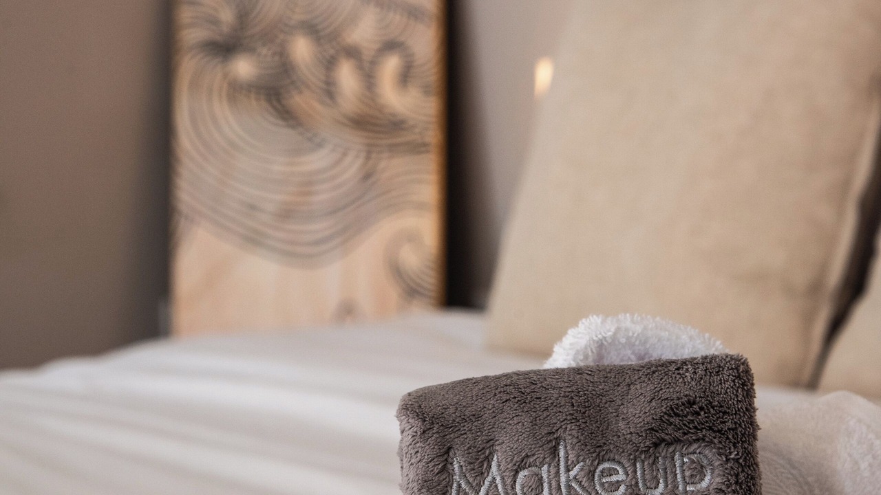 Photo of Bedroom in Lake Shore