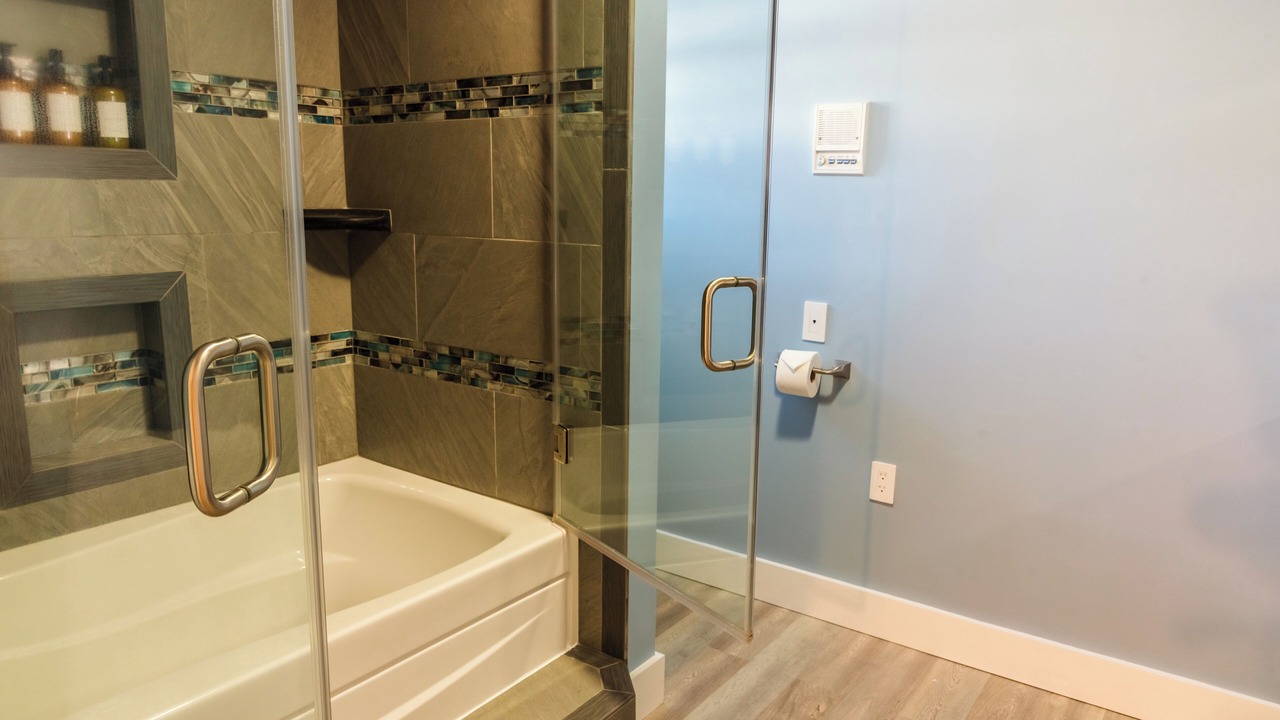 Photo of Bathroom in Lake Shore