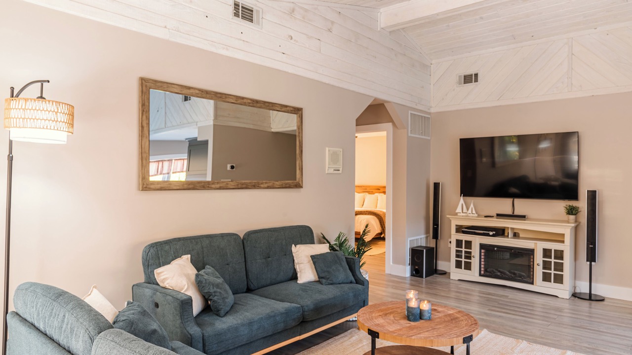 Photo of Livingroom in Lake Shore