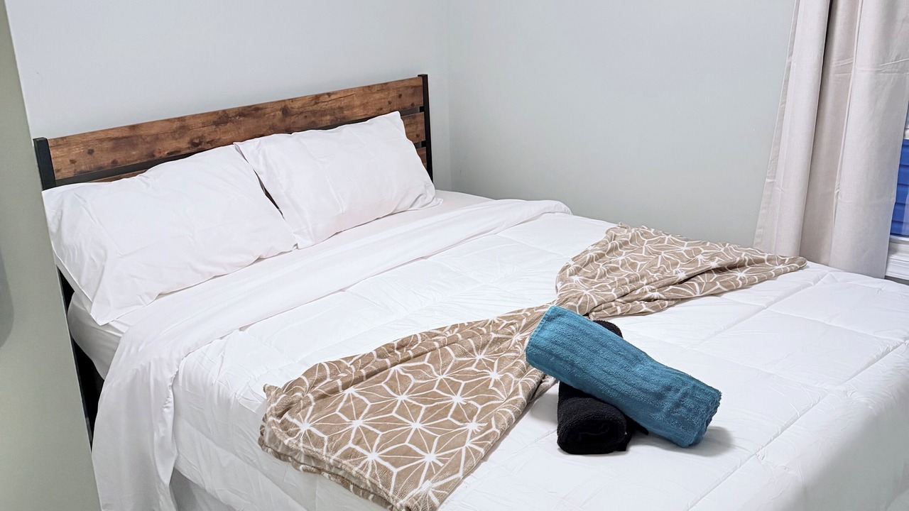 Photo of Bedroom in Lansdowne