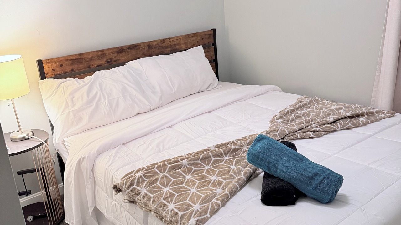 Photo of Bedroom in Lansdowne