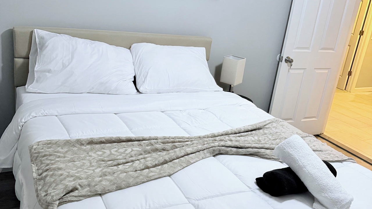 Photo of Bedroom in Lansdowne