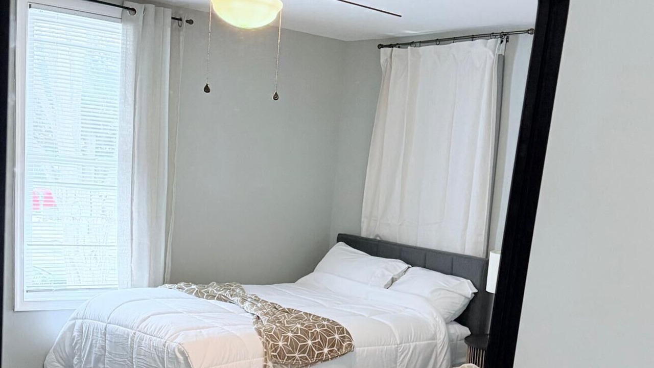 Photo of Bedroom in Lansdowne