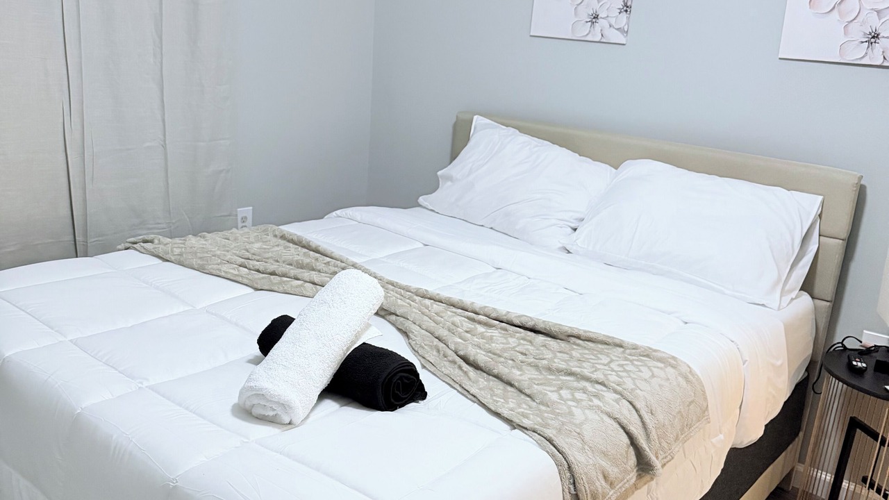 Photo of Bedroom in Lansdowne