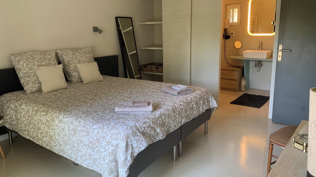 Photo of Bedroom in Sainte-Cecile-les-Vignes