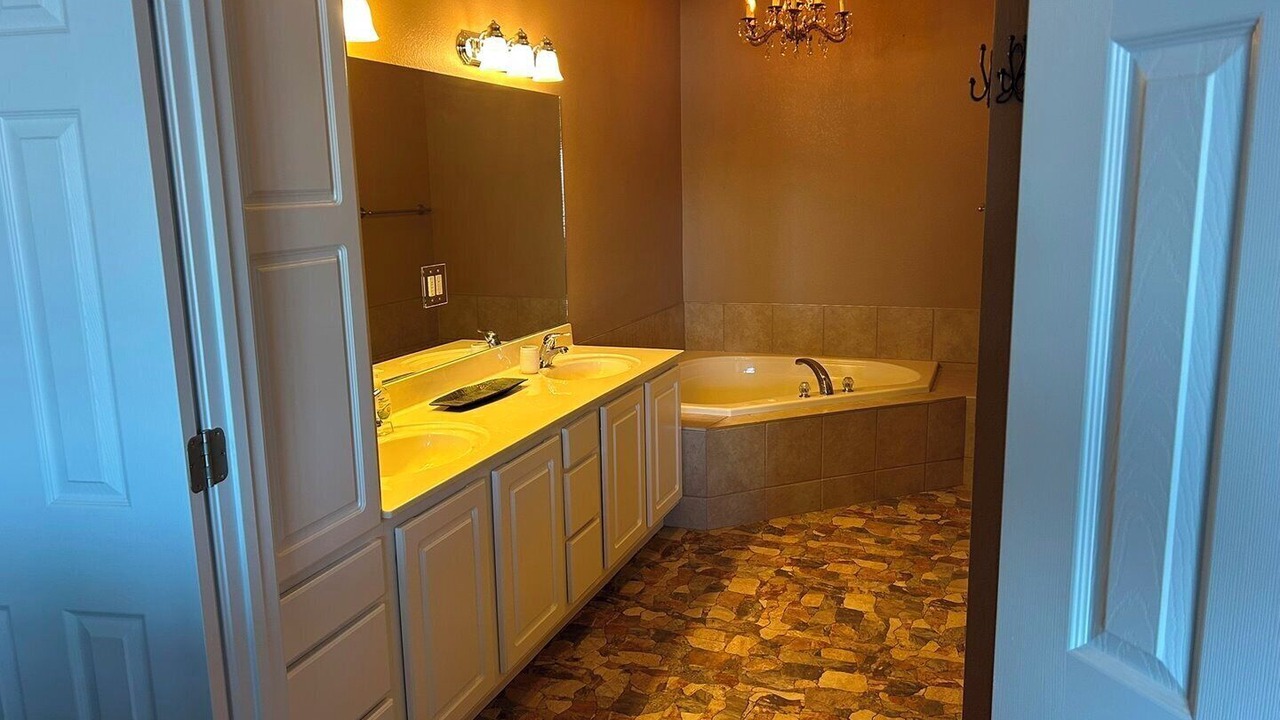 Photo of Bathroom in Camdenton