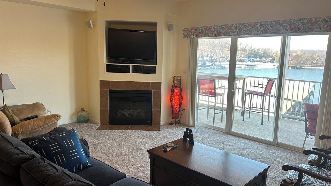 Photo of Livingroom in Camdenton