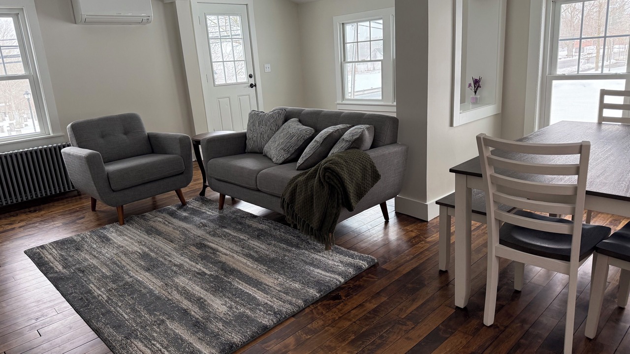 Photo of Livingroom in Mansfield Center