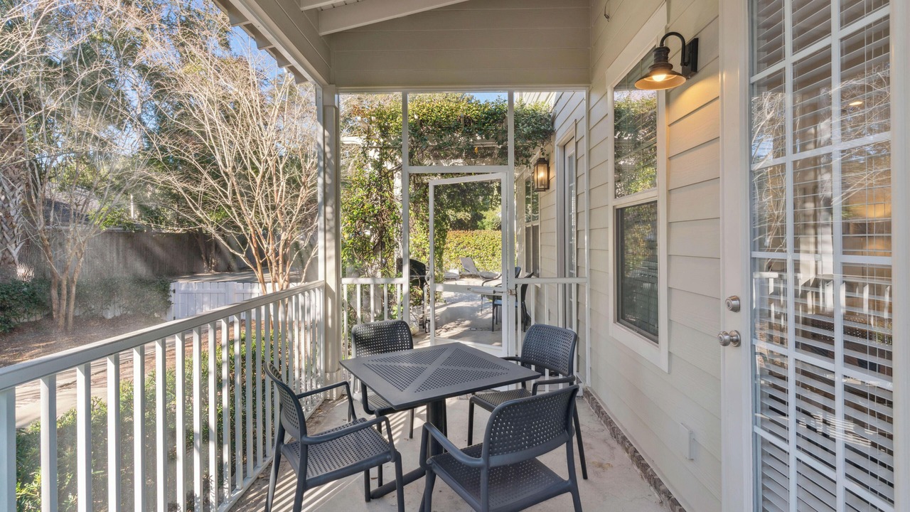 Photo of Patio Balcony in Demere Park