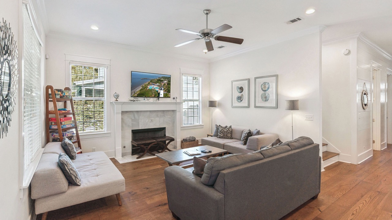 Photo of Livingroom in Demere Park