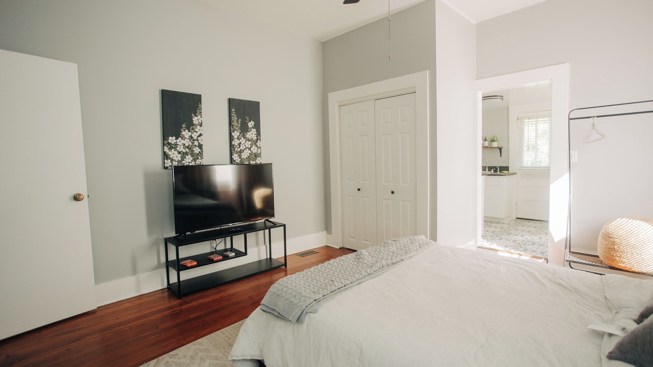 Photo of Bedroom in Midtown
