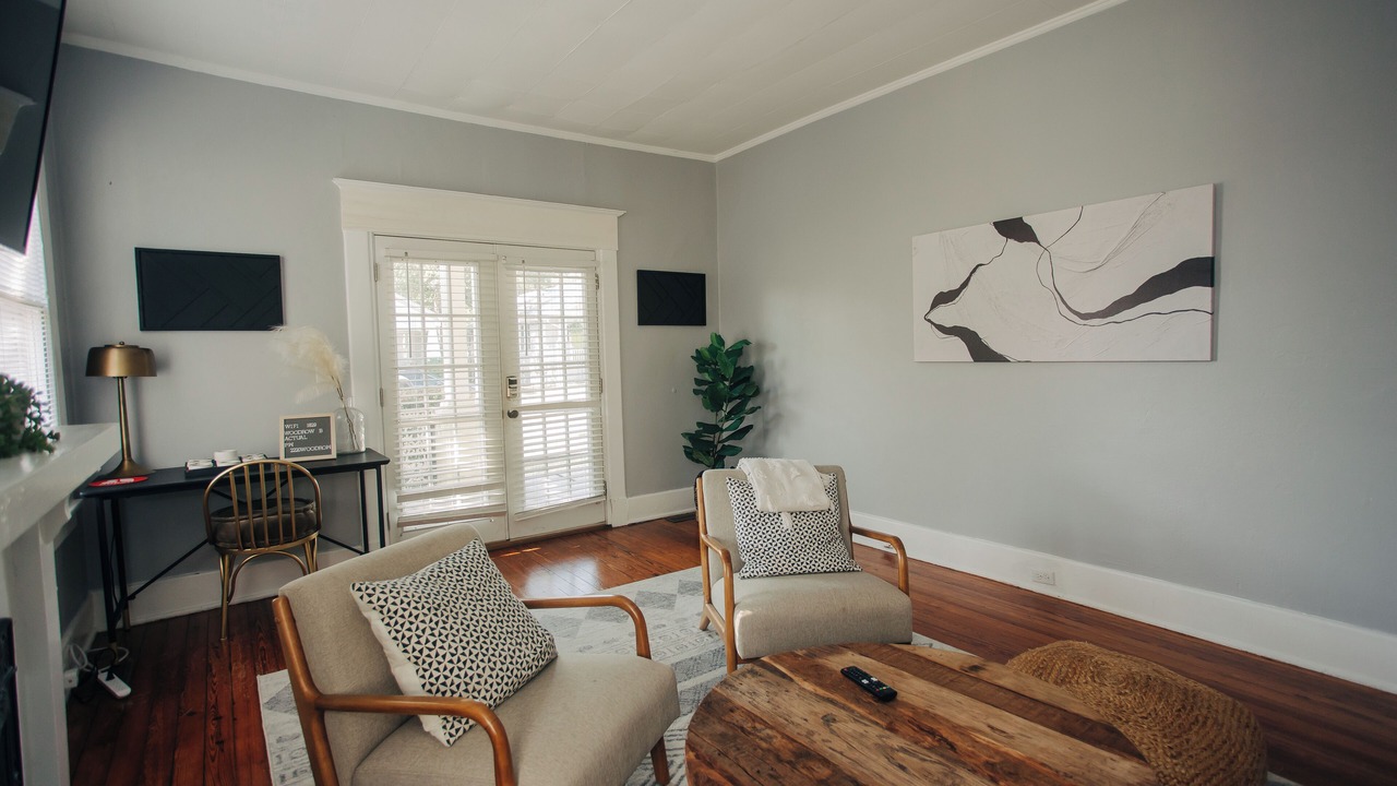 Photo of Livingroom in Midtown
