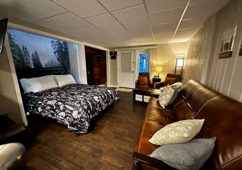 Photo of Bedroom in Snowshoe