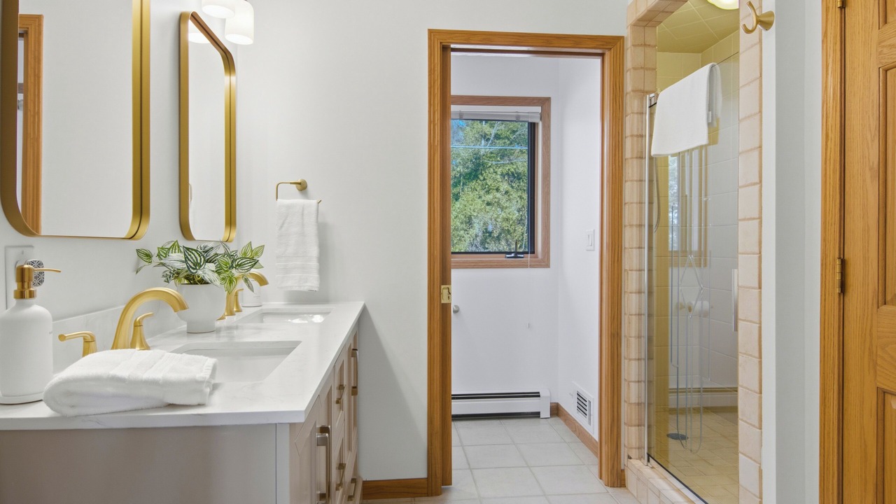 Photo of Bathroom in Glen Arbor