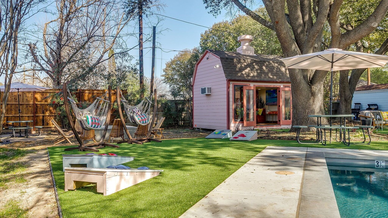Photo of Outdoor in Westworth Village