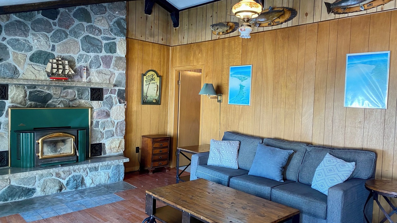 Photo of Livingroom in Manitoulin District