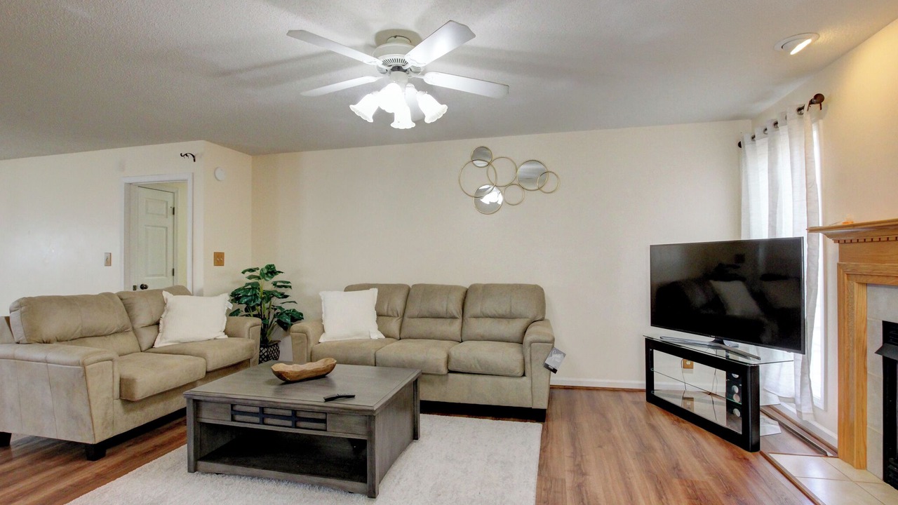 Photo of Livingroom in Clarksville