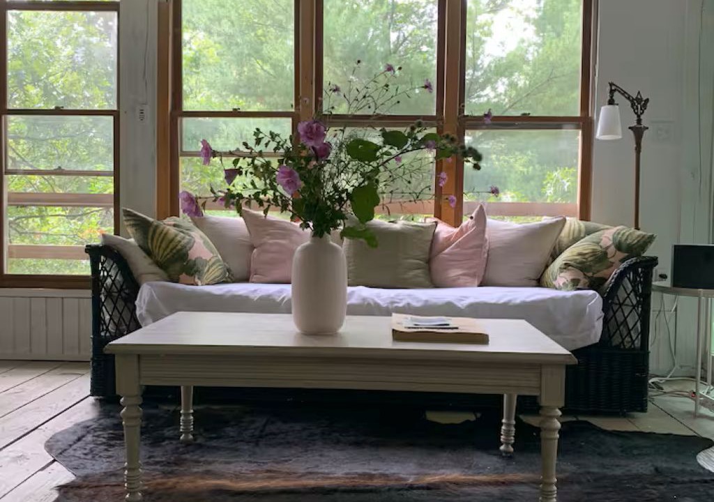 Photo of Livingroom in Hollowville