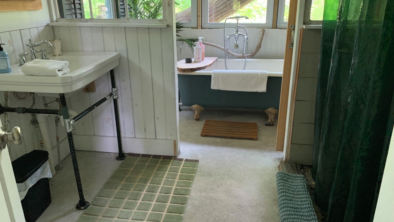 Photo of Bathroom in Hollowville