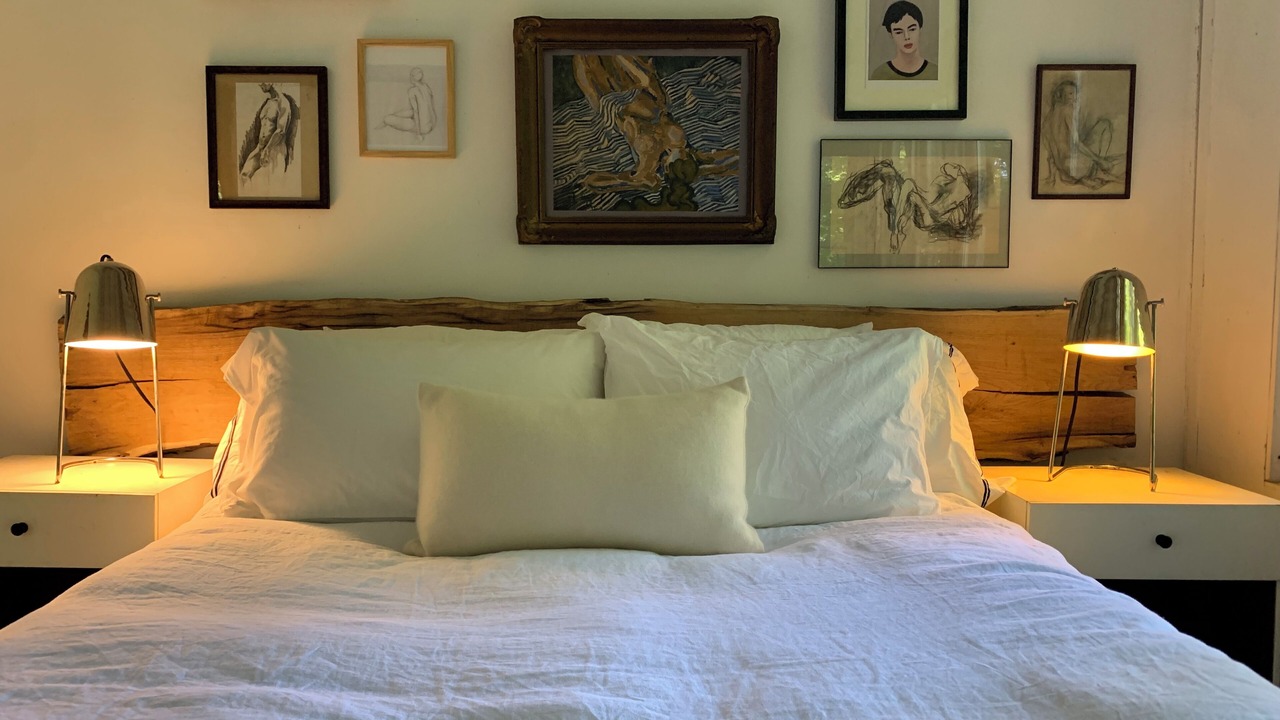 Photo of Bedroom in Hollowville