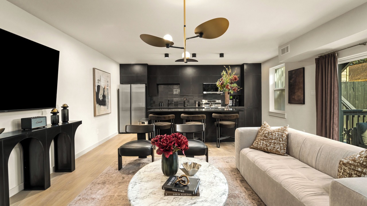 Photo of Livingroom in South Central Houston